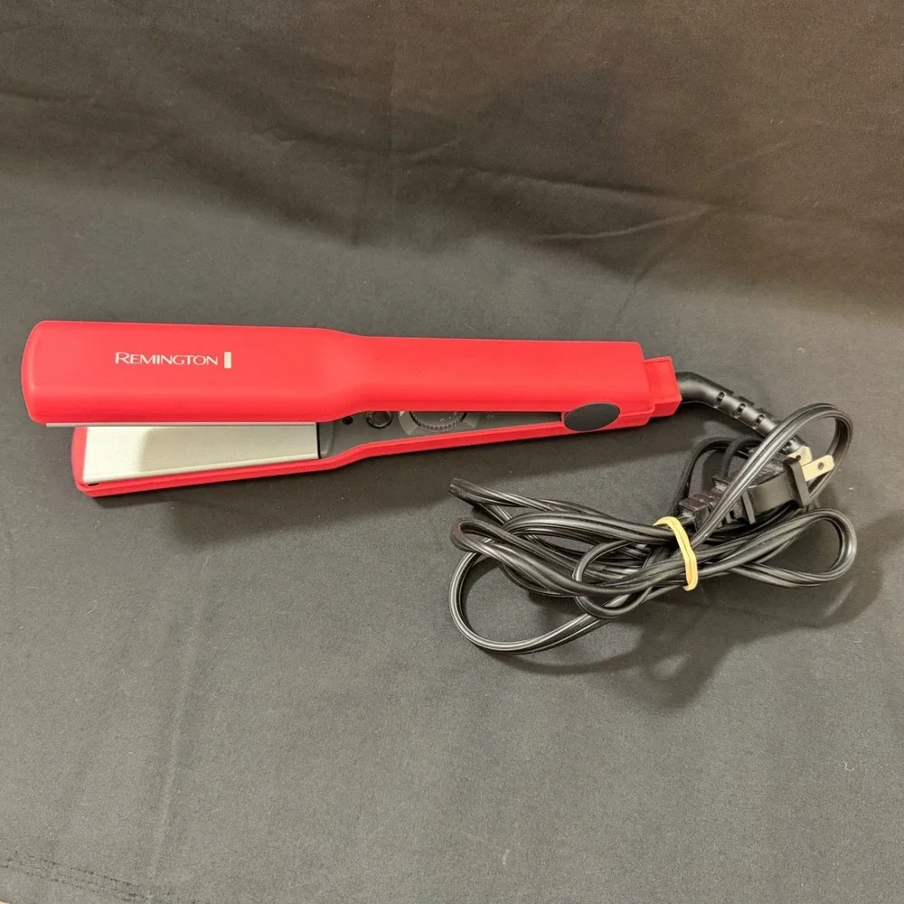 Remington Red Ceramic Flat Iron 1
